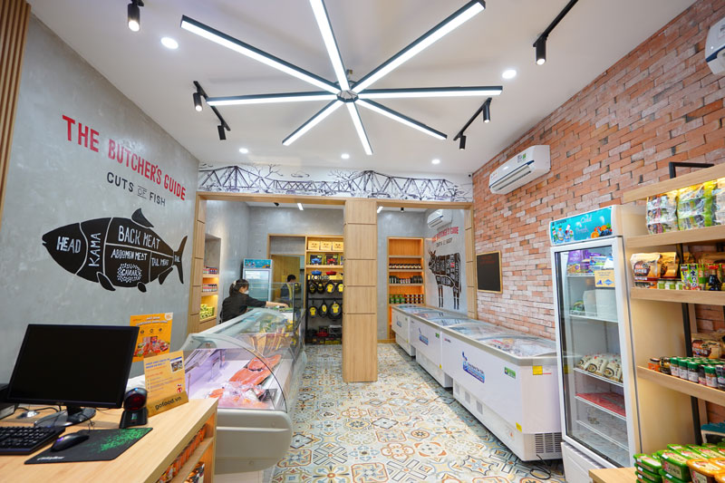 Không gian tinh tế cùng thiết kế cổ kính của cửa hàng Hàm Long