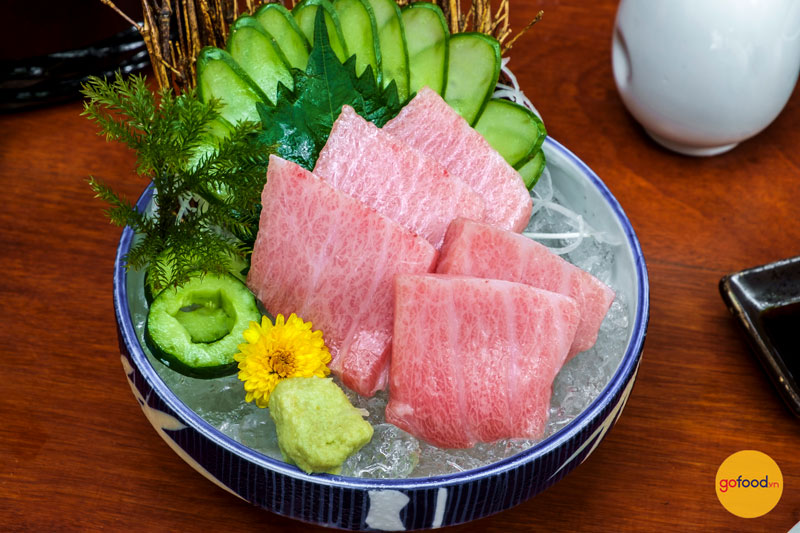 Otoro là thịt nằm giữa vùng bụng của cá ngừ vây xanh