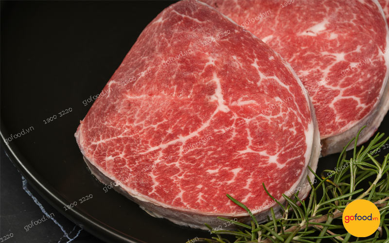 Lõi thăn cổ bò Wagyu Úc 2GR MB9+ chế biến steak
