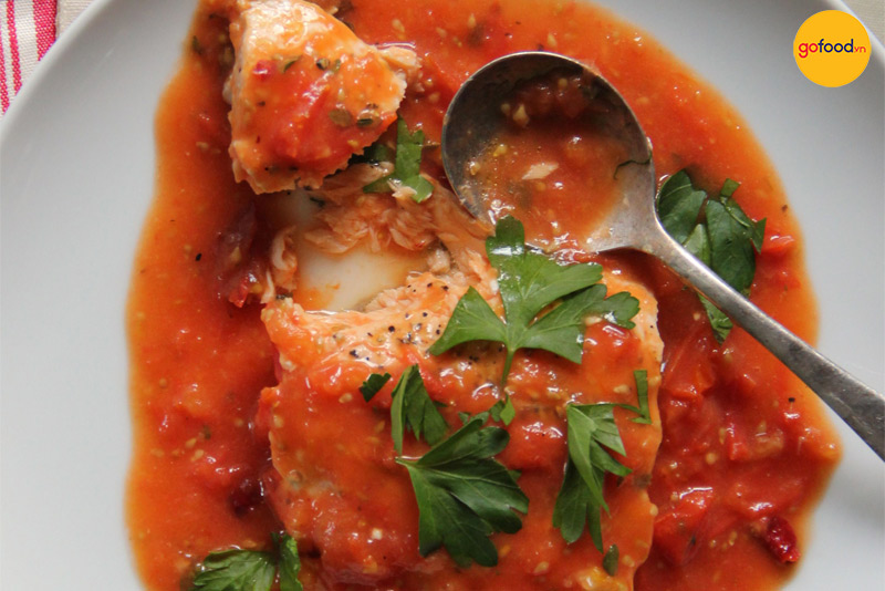 Thịt cá hồi Nauy béo ngậy kết hợp hoàn hảo cùng sốt cà chua