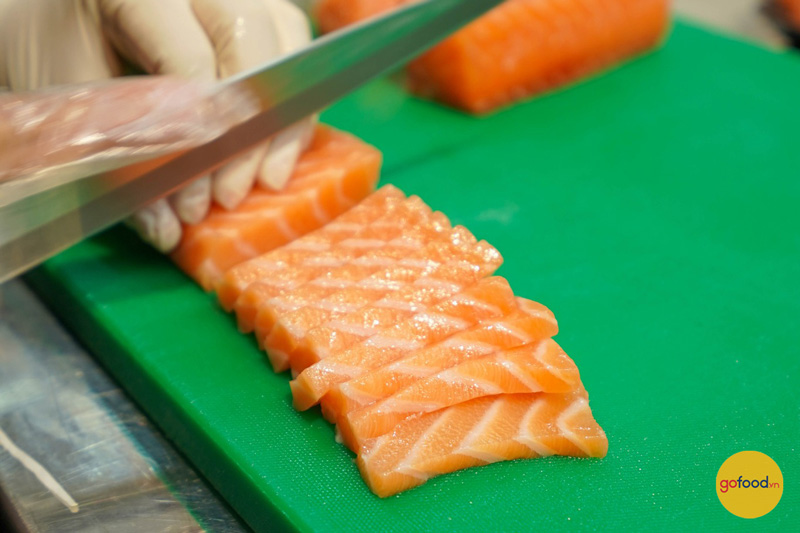 Phile cá hồi Nauy làm sashimi