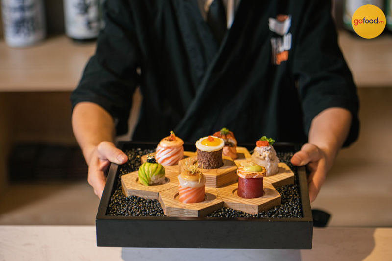 Nhà sản phẩm chế vươn lên là Sushi có tiếng bên trên Hà Nội