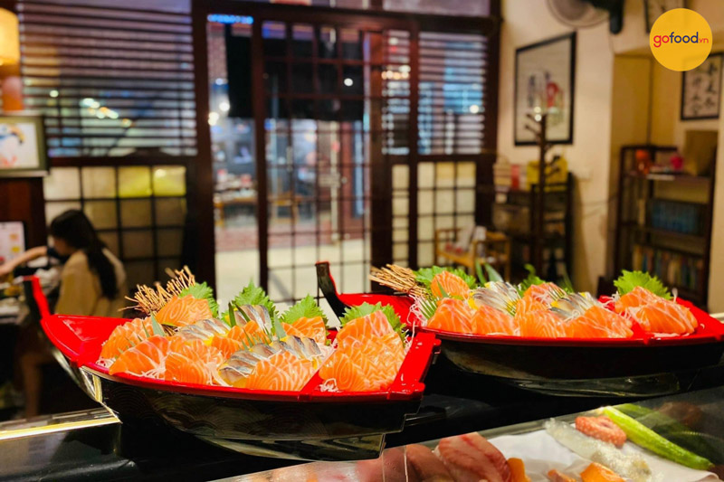 Quán Sushi ở Hà Nội Thủ Đô với vật liệu tươi tắn ngon