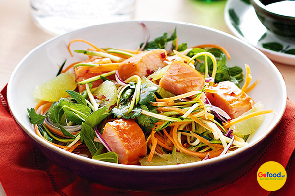 Salad cá hồi tươi