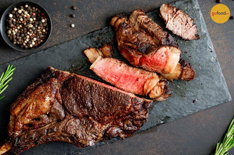 Món Steak từ bò ủ khô có mùi vị cực kì hảo hạng