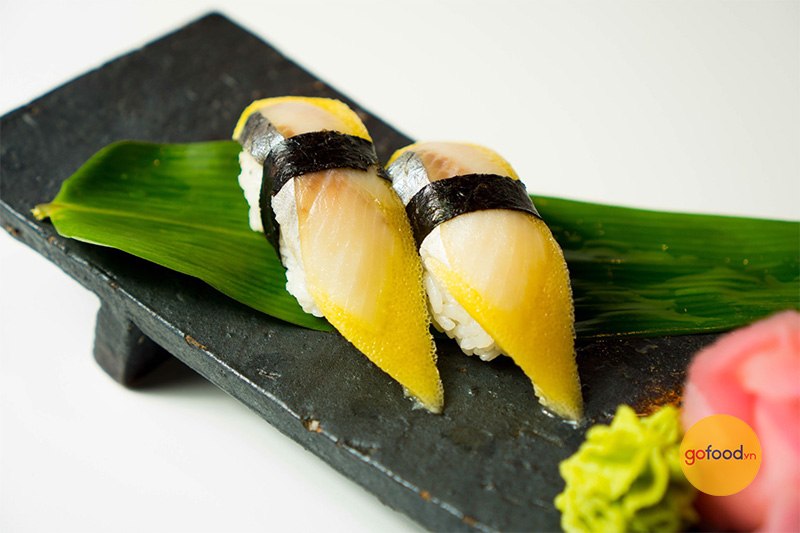 Sushi cá trích ép trứng Nhật