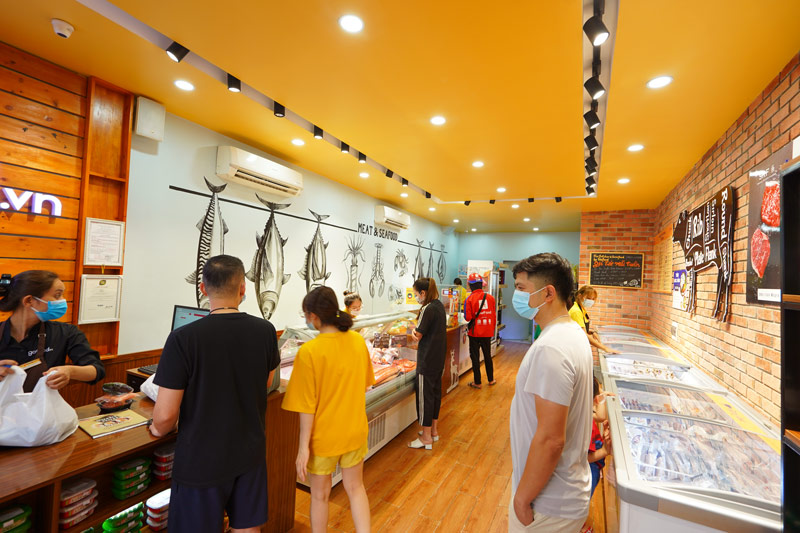 Cửa hàng tại Nguyễn Văn Lộc có thiết kế sang trọng