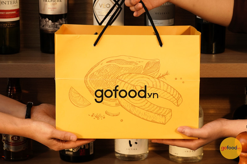 Gofood có dịch vụ đóng gói quà tặng và trao tận tay