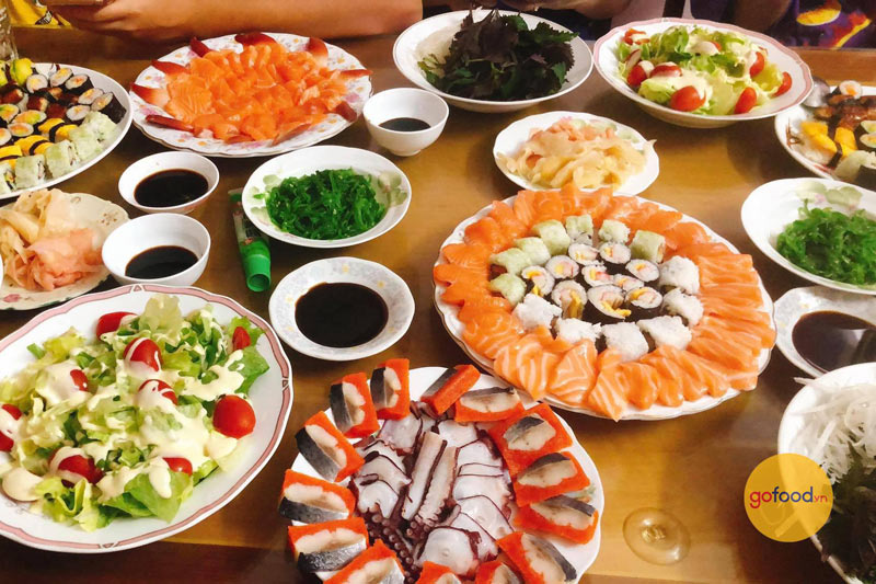 Tiệc Sashimi tươi mát với các loại hải sản giàu dinh dưỡng