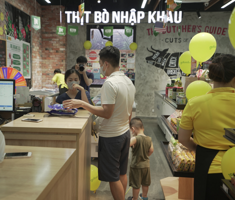 KHÔNG KHÍ MUA SẮM TRONG NGÀY ĐẠI TIỆC SASHIMI 2023