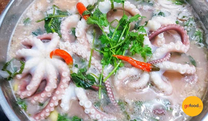 Bạch tuộc nh&uacute;ng mẻ - M&oacute;n ăn cực HOT tại Việt Nam