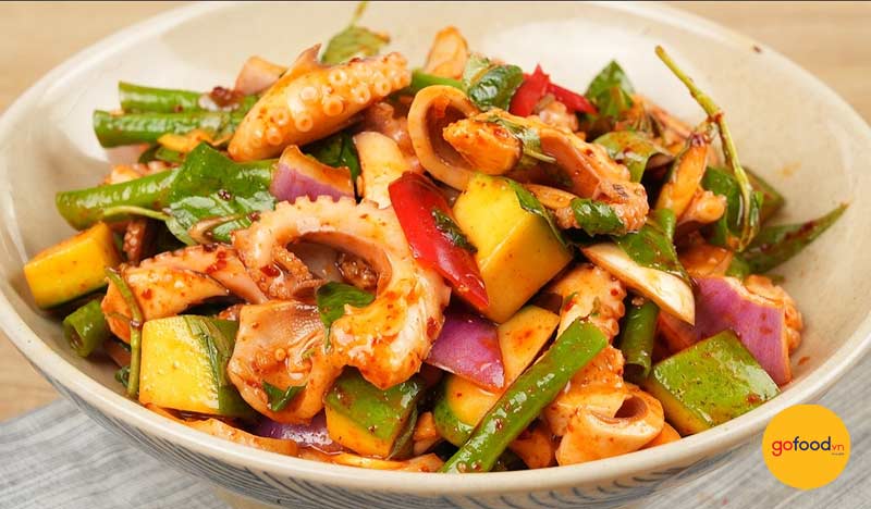 Bạch tuộc sốt th&aacute;i đậm đ&agrave; chuẩn vị 