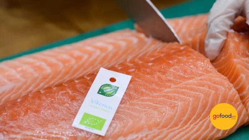 C&aacute; hồi Na Uy chứa nhiều axit b&eacute;o Omega-3