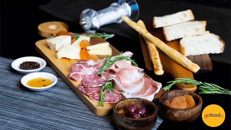 Hiểu đơn giản th&igrave; cold cut l&agrave; đĩa đồ nguội, thịt nguội 
