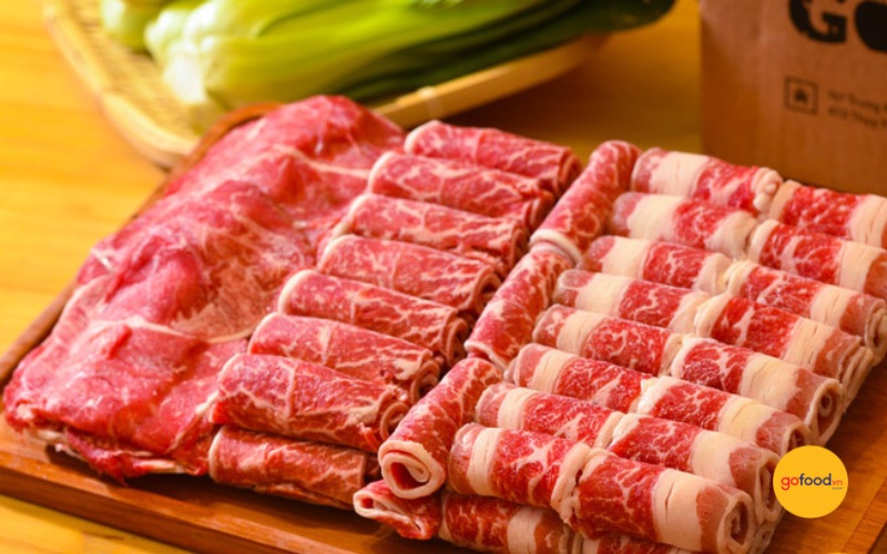 Set lẩu nướng với d&ograve;ng thịt b&ograve; Mỹ Black Angus thơm ngon