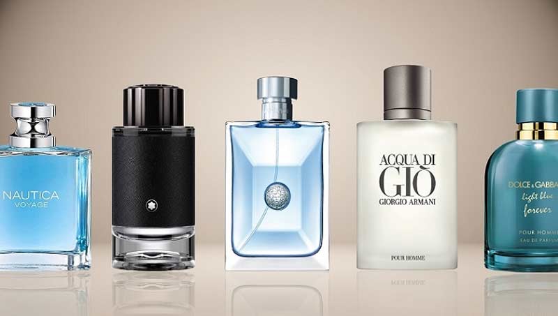 Nước hoa sẽ l&agrave; m&oacute;n qu&agrave; an to&agrave;n v&agrave; dễ chọn lựa khi kh&ocirc;ng biết tặng g&igrave; cho bạn trai 