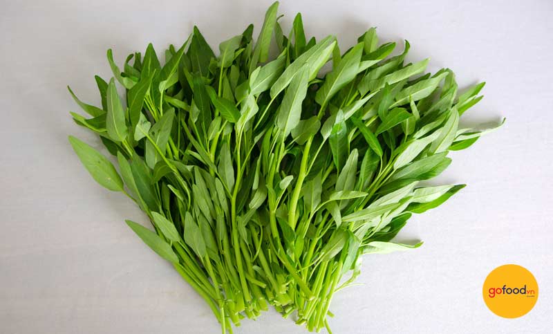 Rau muống ăn c&ugrave;ng lẩu Th&aacute;i 