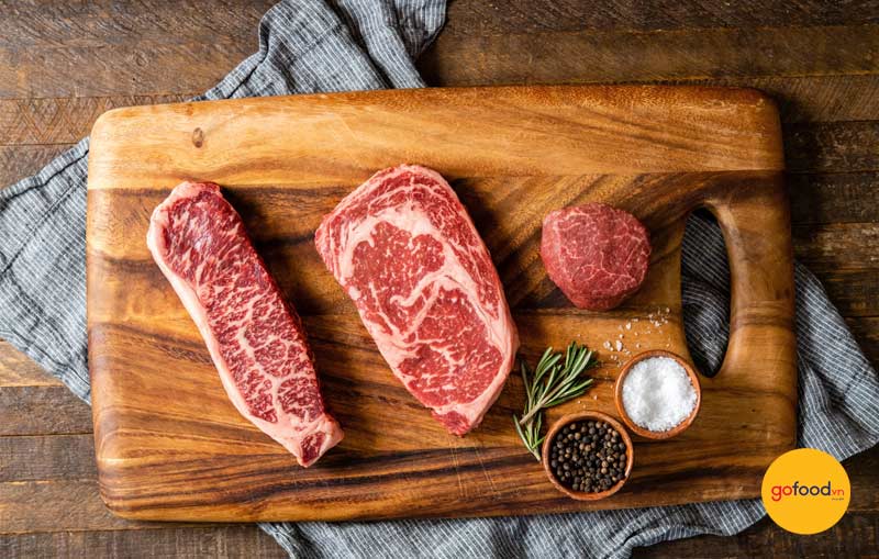 Ph&acirc;n biệt Rib-eye v&agrave; striploin 