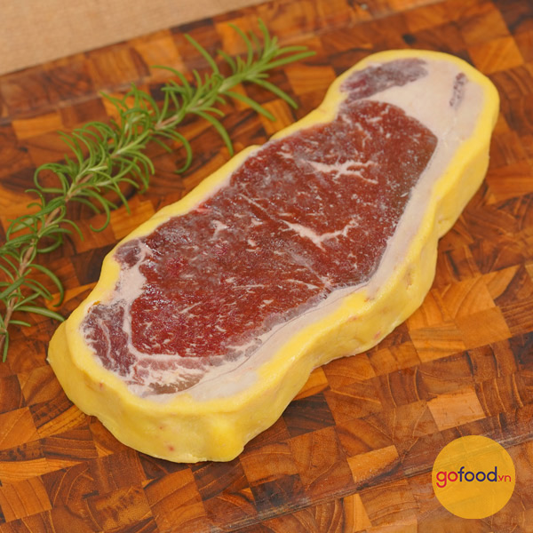 Thăn ngoại bò Úc ủ khô cuộn bơ – Butter Aged Striploin Steak