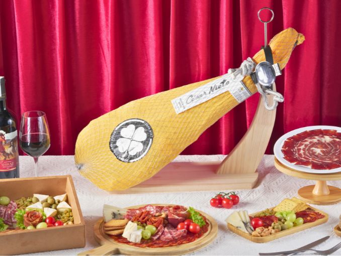 Đùi heo muối Cebo Shoulder 50% Iberian Breed 4,58 kg - Đùi trước heo đen, Iberico thuần chủng 50%