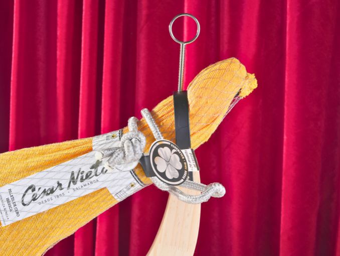 Đùi heo muối Cebo Shoulder 50% Iberian Breed 4,58 kg - Đùi trước heo đen, Iberico thuần chủng 50%