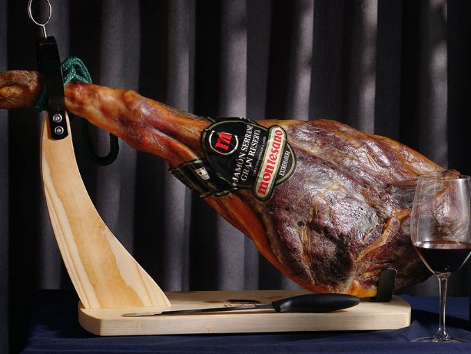 Đùi heo muối Serrano Montesano - Đùi sau heo trắng nguyên xương