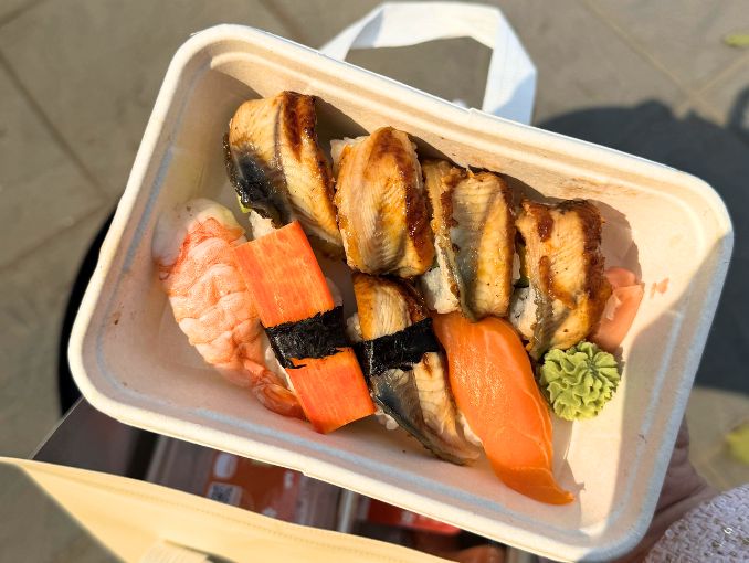 Combo maki lươn cuộn & nigiri