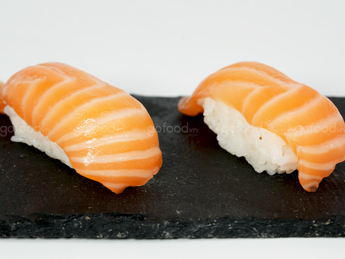 Nigiri Cá Hồi (Set 2 Miếng)