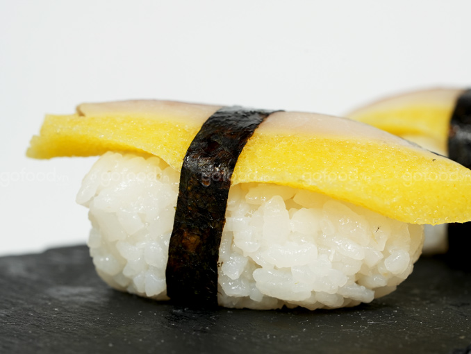 Nigiri Cá Trích Ép Trứng (Set 2 Miếng)