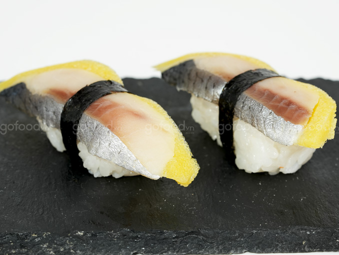 Nigiri Cá Trích Ép Trứng (Set 2 Miếng)