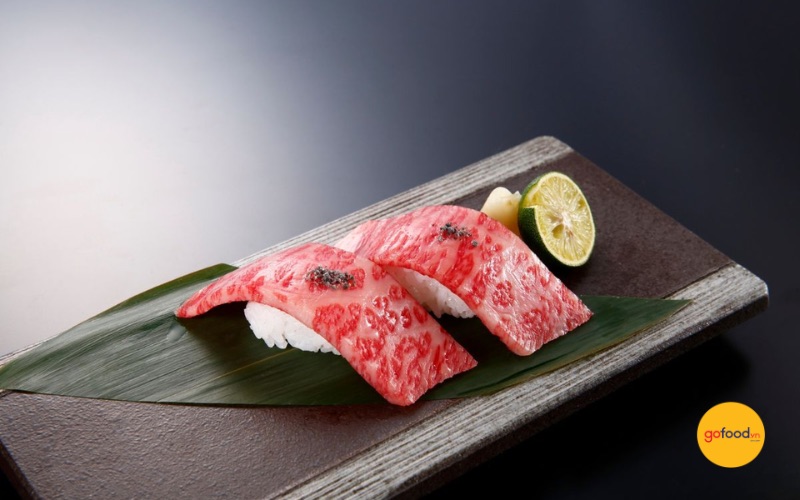 M&oacute;n ăn sashimi thịt b&ograve; Wagyu thơm ngon, nổi tiếng tại Nhật Bản