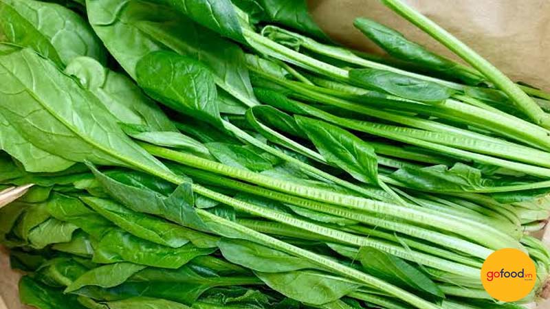 Thịt b&ograve; kỵ với cải b&oacute; x&ocirc;i v&agrave; những loại rau chưa nhiều oxalat