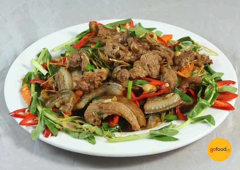 M&oacute;n thịt heo x&agrave;o lăn xả ớt thơm ngon