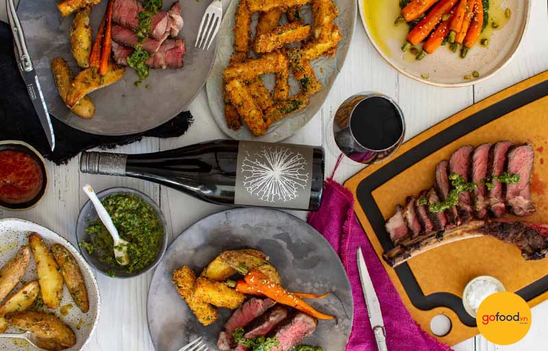 Một số c&aacute;c m&oacute;n ăn k&egrave;m với tomahawk steak