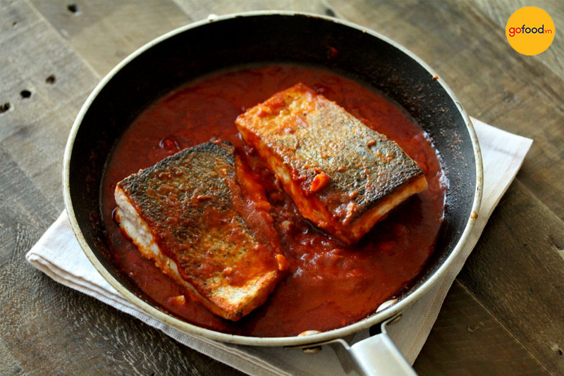 Cá hồi sốt cà chua là món ăn đưa cơm