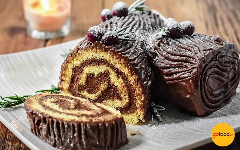 Bánh khúc cây là món ăn cho Giáng sinh truyền thống nổi tiếng, có nguồn gốc từ Pháp