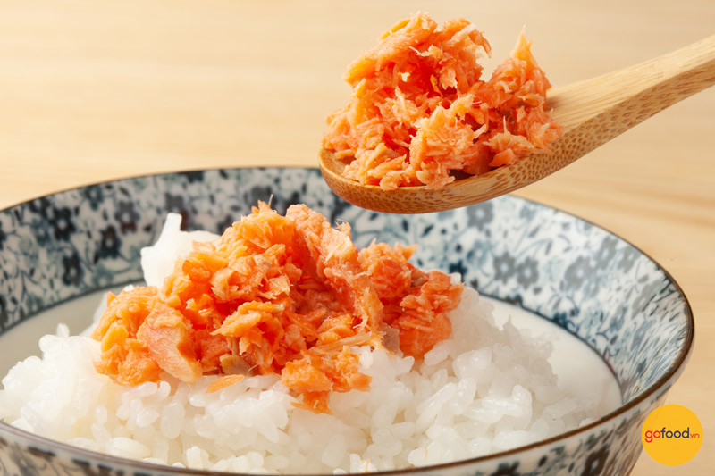 Ruốc cá hồi dễ ăn và đưa cơm cho bé yêu