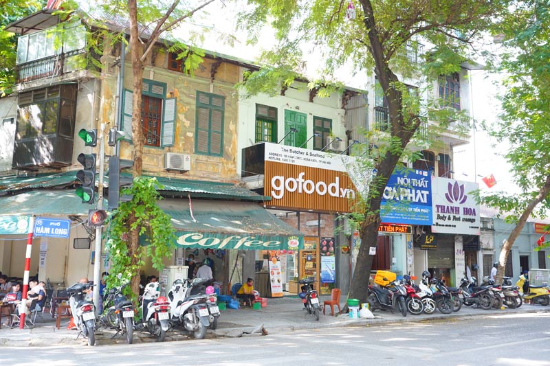 Gofood Hàm Long nằm ở ngã 5 đường tấp nập