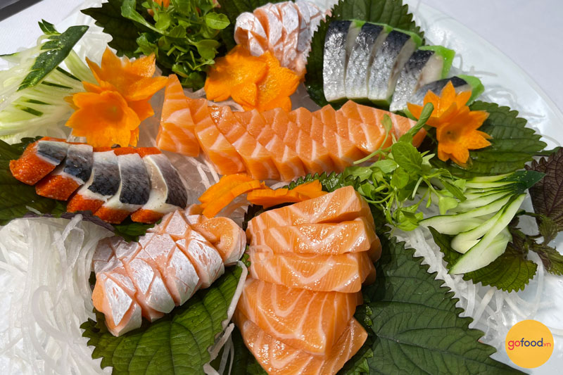 Sashimi cá hồi Nauy và cá trích ép trứng Nhật