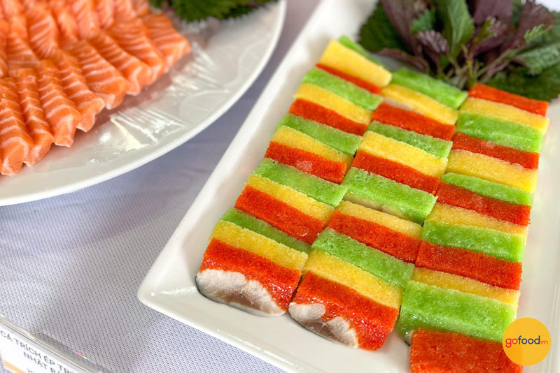 Những lát sashimi cá trích ép trứng béo bùi hấp dẫn