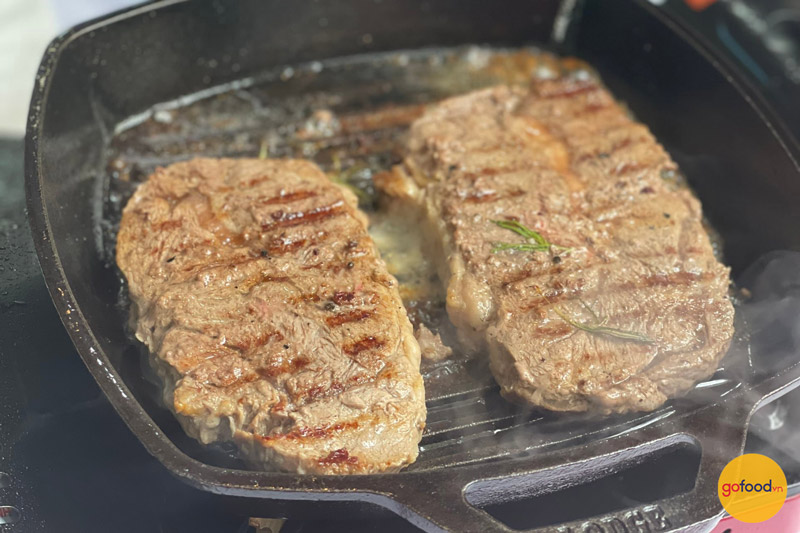 Beefsteak mềm mọng hấp dẫn được đầu bếp 5 sao chế biến