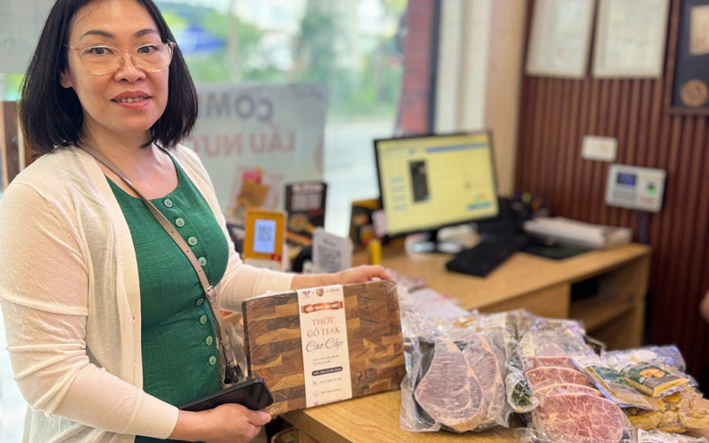 thot-teak-khay-steak-pack-khoai-tay-dang-cho-ban-tai-gofood-2