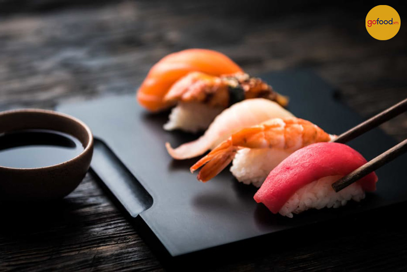 Sushi không nên được chấm ngập nước tương