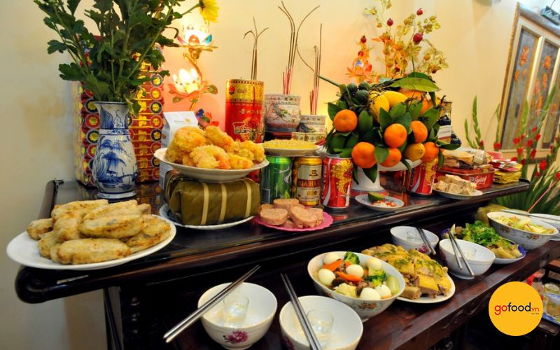 C&uacute;ng &ocirc;ng C&ocirc;ng &ocirc;ng T&aacute;o ở b&agrave;n thờ Gia ti&ecirc;n