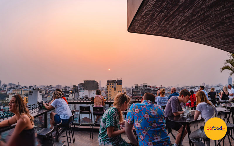 Không gian hẹn hò lãng mạn tại Lighthouse Sky Bar & Restaurant