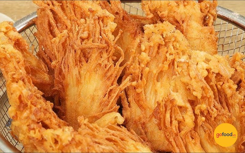 nam-kim-cham-chien-gion