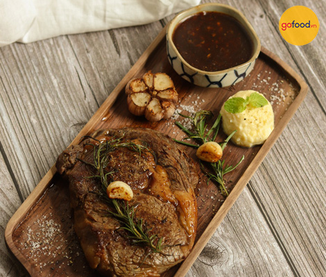 BEEFSTEAK CHUẨN ÂU DO CHỊ HIỀN ĐẶNG CHẾ BIẾN VÀ TRÌNH BÀY