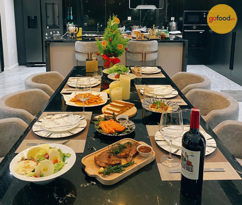 CHỊ NGỌC ANH CHIA SẺ BỮA ĂN SANG TRỌNG CHUẨN VỊ NHÀ HÀNG NGAY TẠI GIA