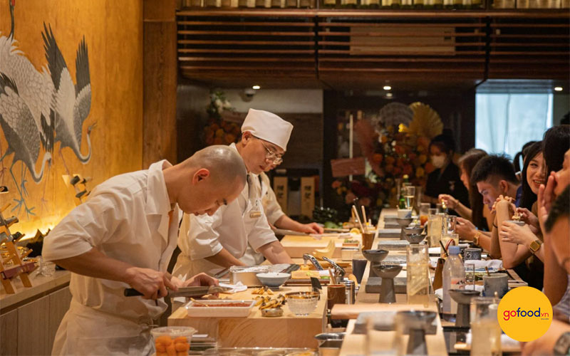 Omakase l&agrave; phong c&aacute;ch ẩm thực Nhật Bản trao quyền lựa chọn m&oacute;n ăn cho đầu bếp