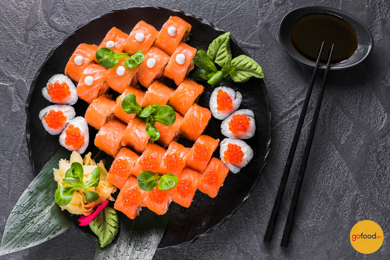Trứng cá hồi dễ dàng thưởng thức cùng sushi